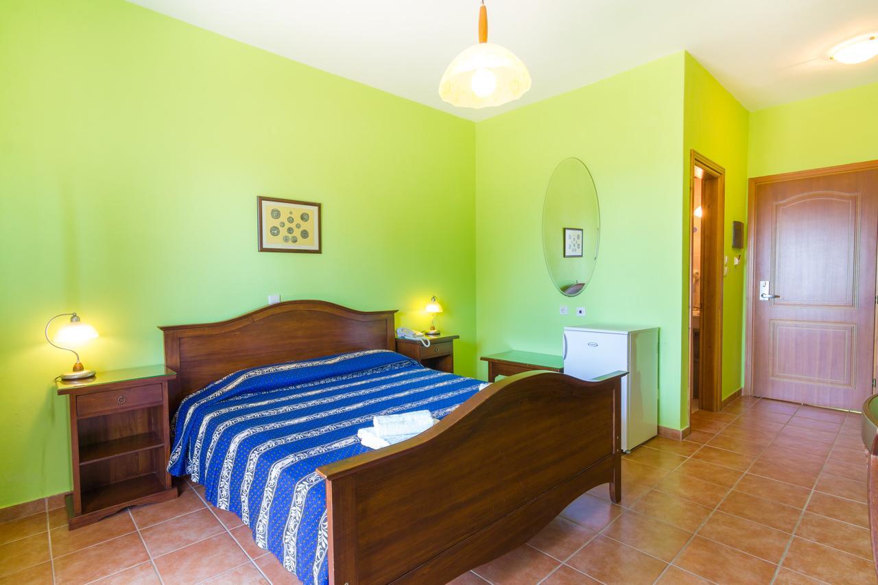 Hotel Filosxenia Roxani Country House Marónia Exteriér fotografie